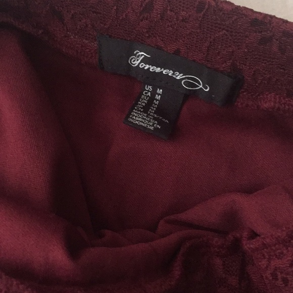 Red skirt floral lace - Picture 3 of 3